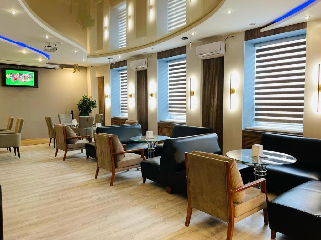 Tengri Hotel Atyraū Eksteriør billede