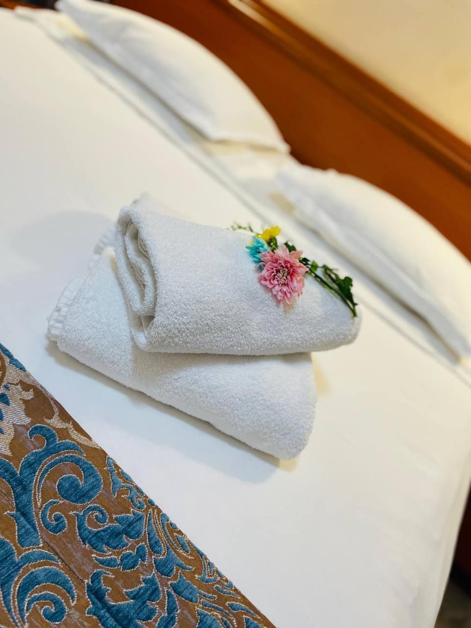Tengri Hotel Atyraū Eksteriør billede