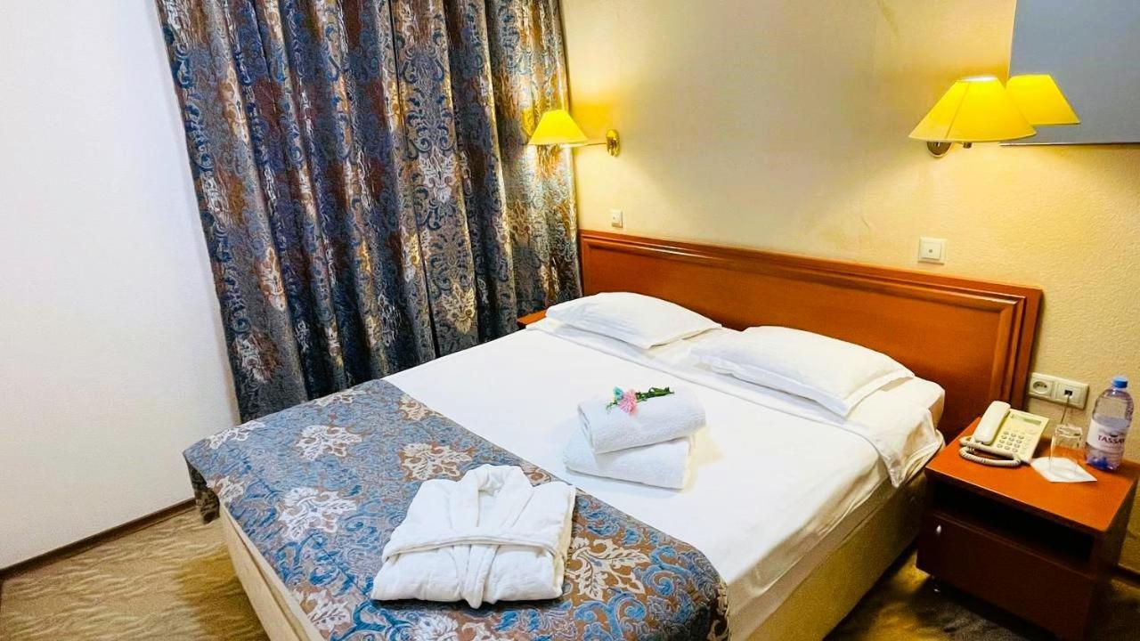 Tengri Hotel Atyraū Eksteriør billede