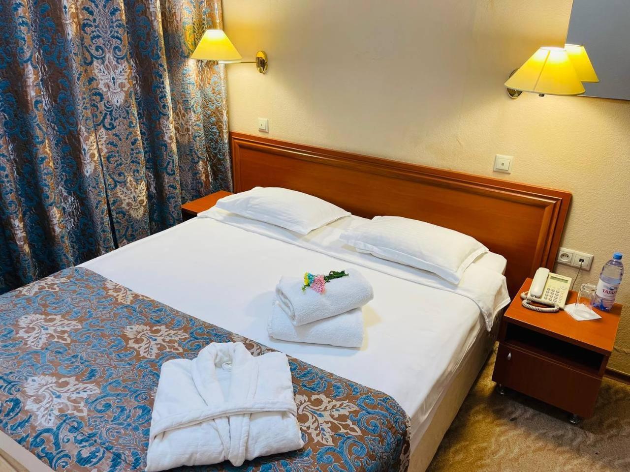 Tengri Hotel Atyraū Eksteriør billede
